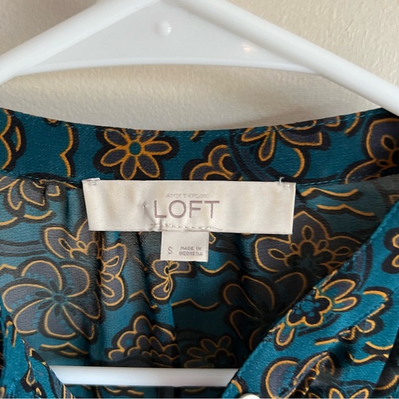 Loft Teal Green Floral Sheer Pintuck Popover Long Sleeve Blouse - Picture 4 of 7